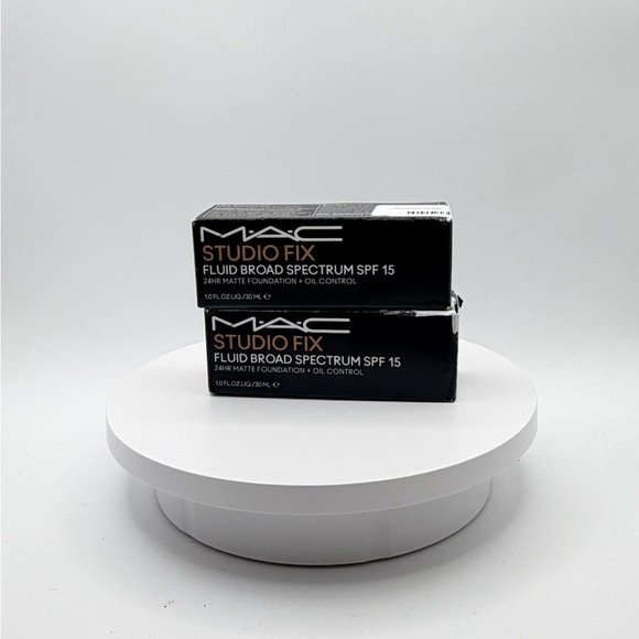 MAC Studio Fix Foundation SPF 15 NW30 NEW Authentic 2 pack